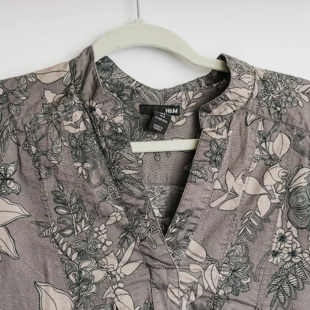 H&M Gray A-Line Floral Balloon Sleeve V-Neck Blouse - Picture 3 of 4